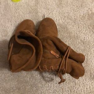 Brown Boits with braids